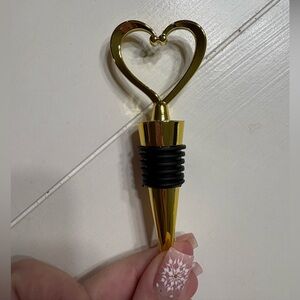 NWT Gold Heart Wine Bottle Stopper (1)